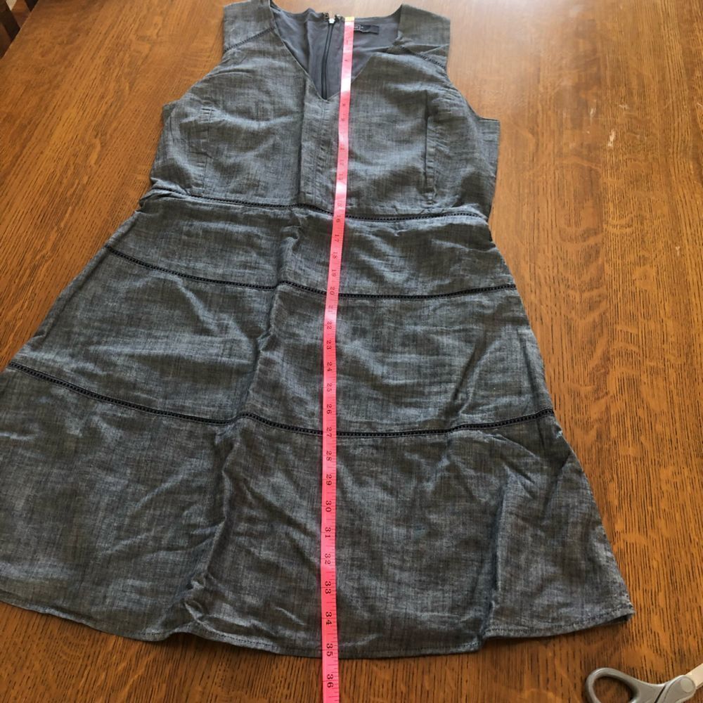 GAP v-neck Chambray Fit & Flair Dress - Picture 15 of 16